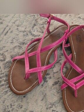 Kali Footwear Women's Cross Strappy Flat Thong Sandals Pink/Brown Size 7